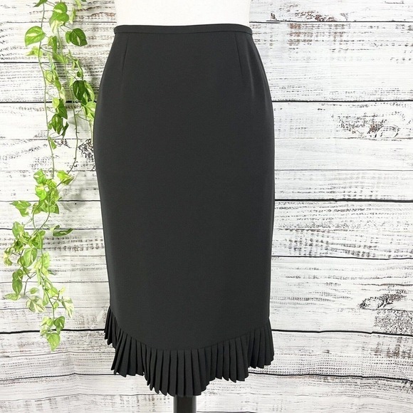 Jones Studio Skirt size 4 Classic Black Straight Knee Kick Pleats Modest Career - Picture 1 of 10